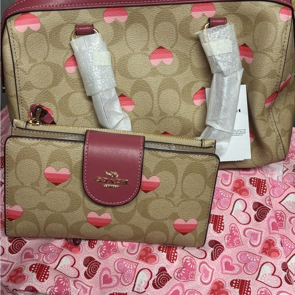 Coach Tan and Pink Heart Print  Rowen Satchel and matching wallet - Picture 3 of 8